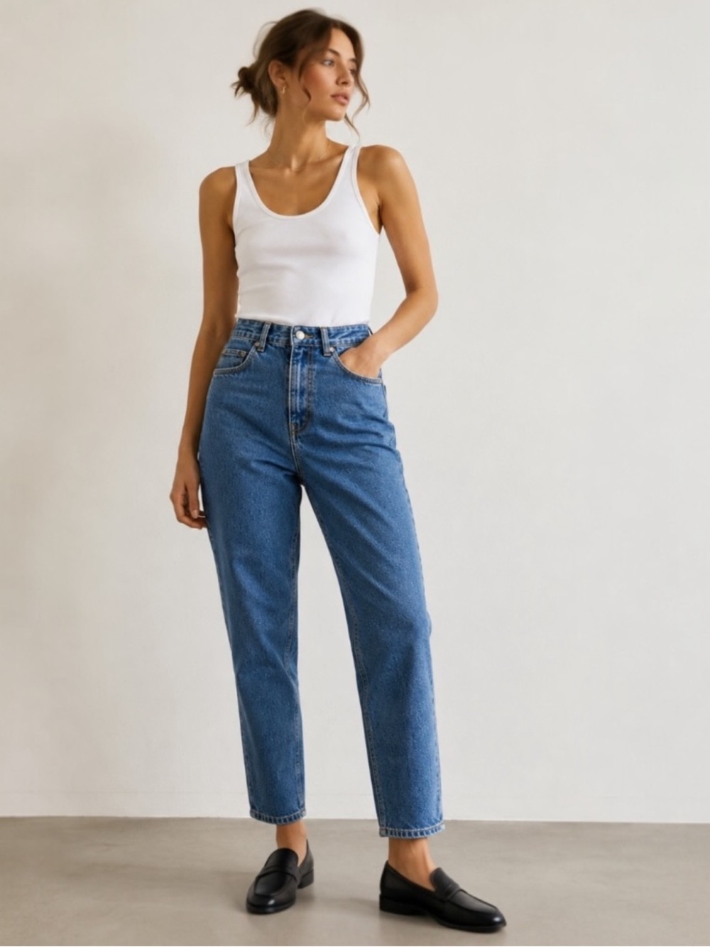 COS Tapered High-Rise Ankle Jeans in Medium Indigo Wash Size 32 - Picture 1 of 9